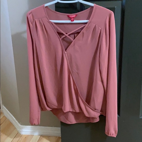 Guess Top NWOT - Picture 2 of 3